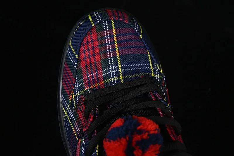 All categories Nk SB Dunk series Nk SB Dunk Low low-top sneakers Nike SB Dunk Low "Nardwuar" joint model Scottish plaid low-top casual skateboard shoes II1493-600
